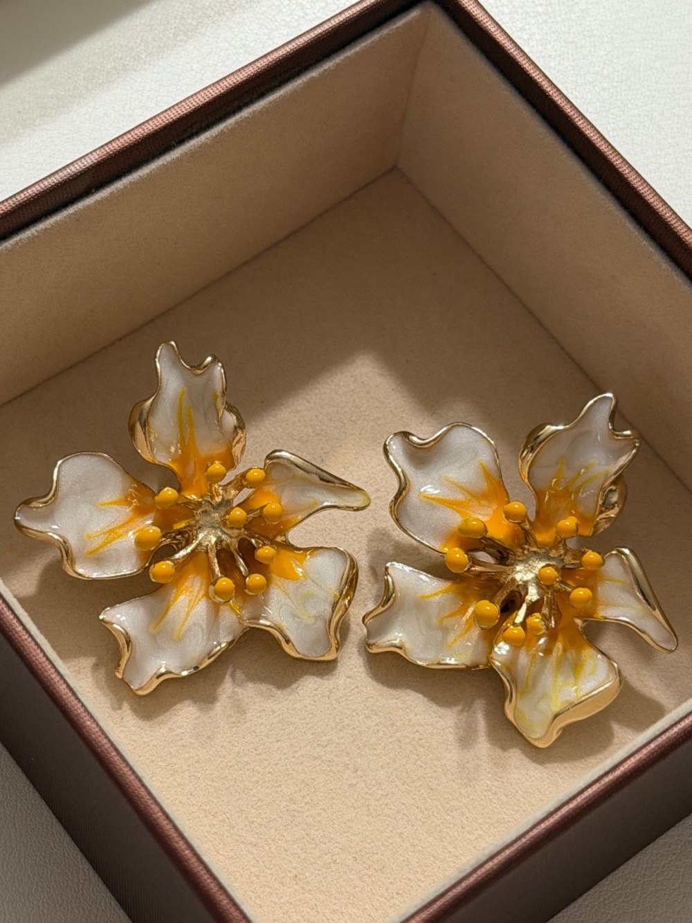 Vintage Elegant Golden Yellow Ivory White Oil Dripping Flower Enamel Earrings